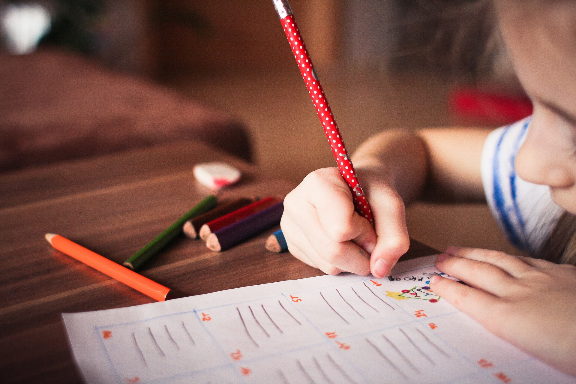 子どもの知育活動と遊び：パパのための楽しい学びのガイド